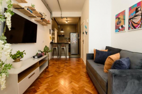 Omar do Rio: 2Qtos Moderno, Smart TV, Internet 300mbps c/ workstation a 250m da praia de Ipanema e a 300m do Metrô Jardim de Alah (VP584/601)